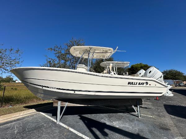 2025 Bulls Bay 255 CC