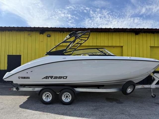 2025 Yamaha Boats AR250