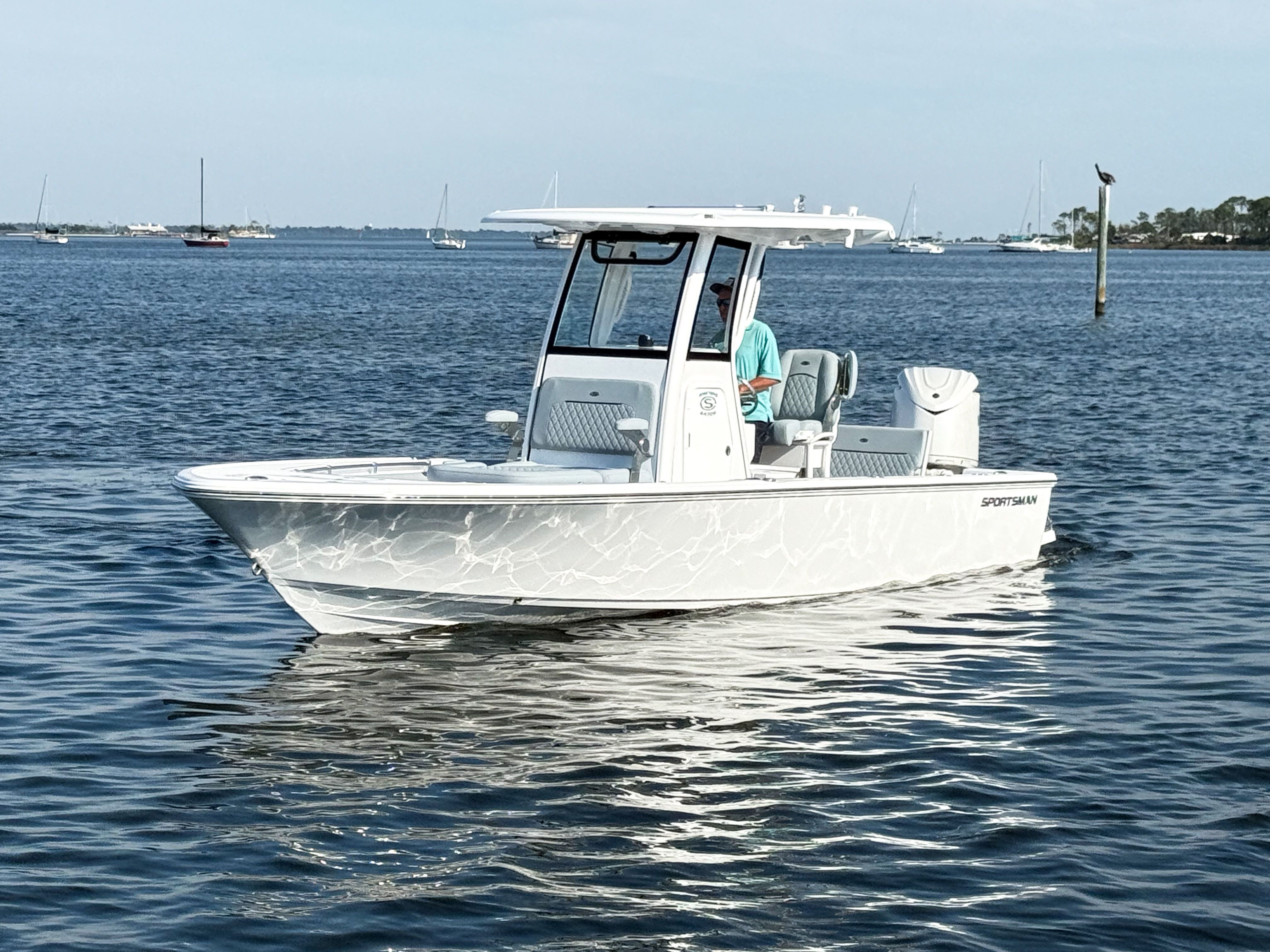 2026 Sportsman Masters 247OE Bay Boat