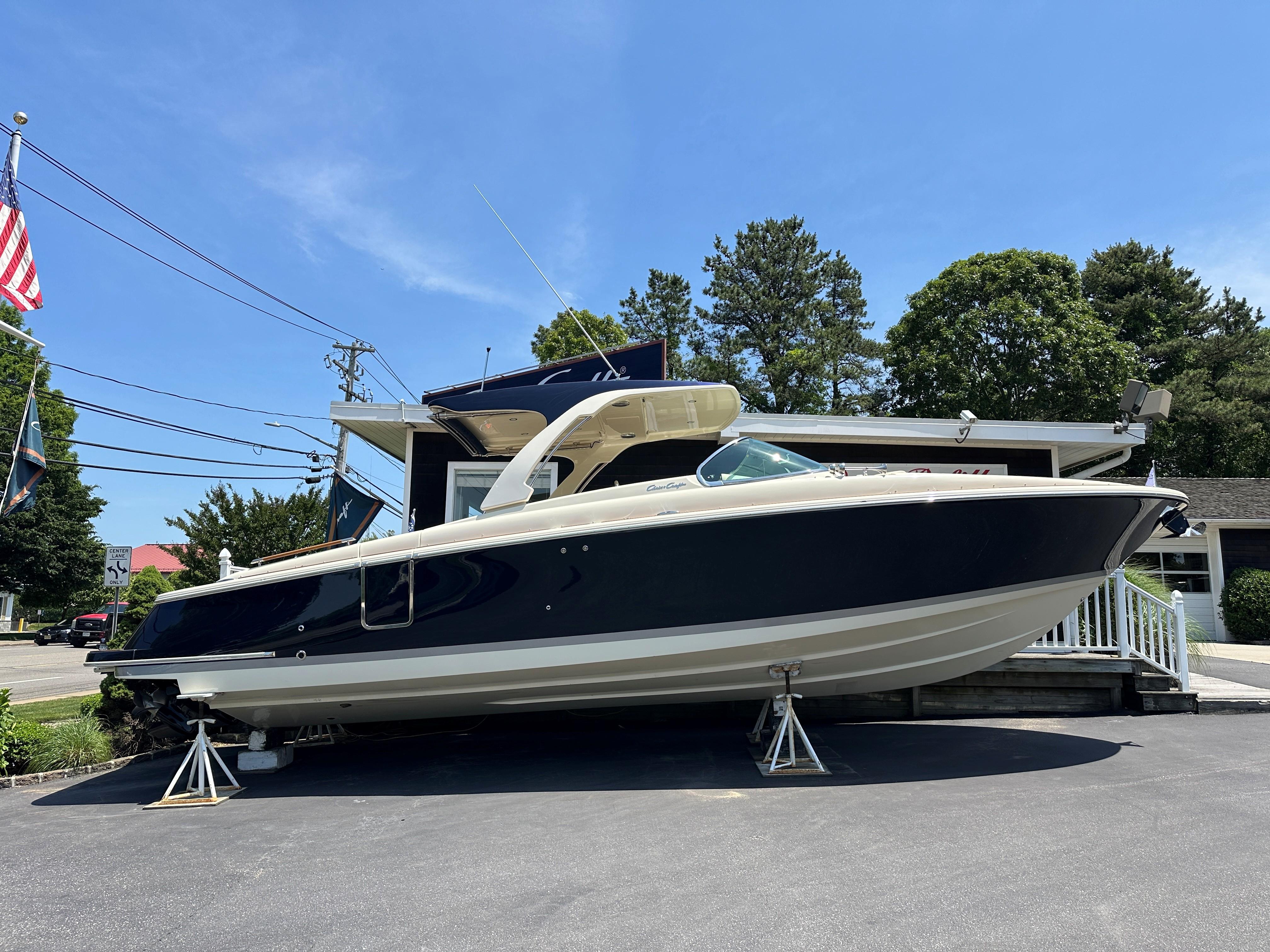 2025 Chris-Craft Launch 35 GT