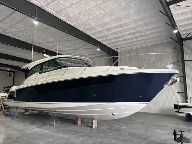 2025 Tiara Yachts 48 LE