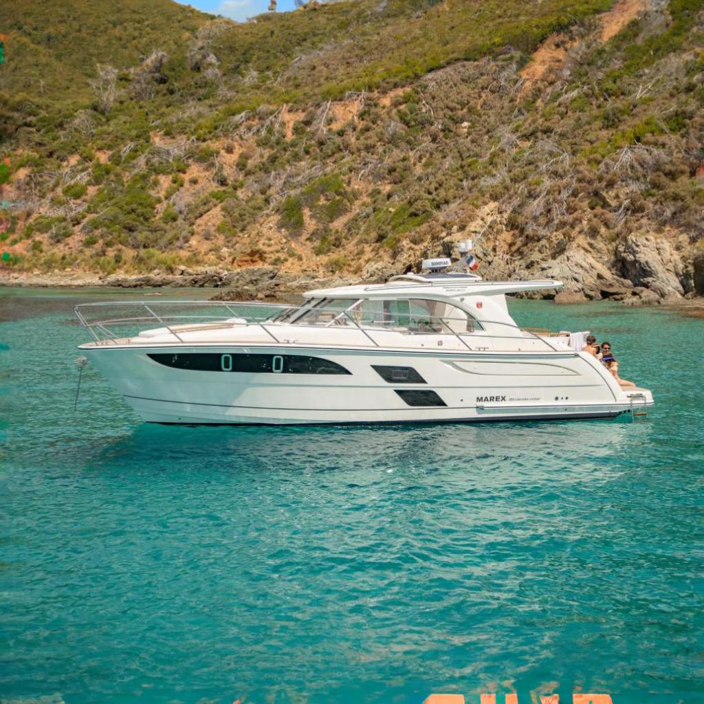 Marex 360 Cabriolet Cruiser Marex 360 Cabriolet Cruiser - 2024 - Parfait état