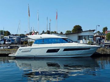 2017 Prestige 450S
