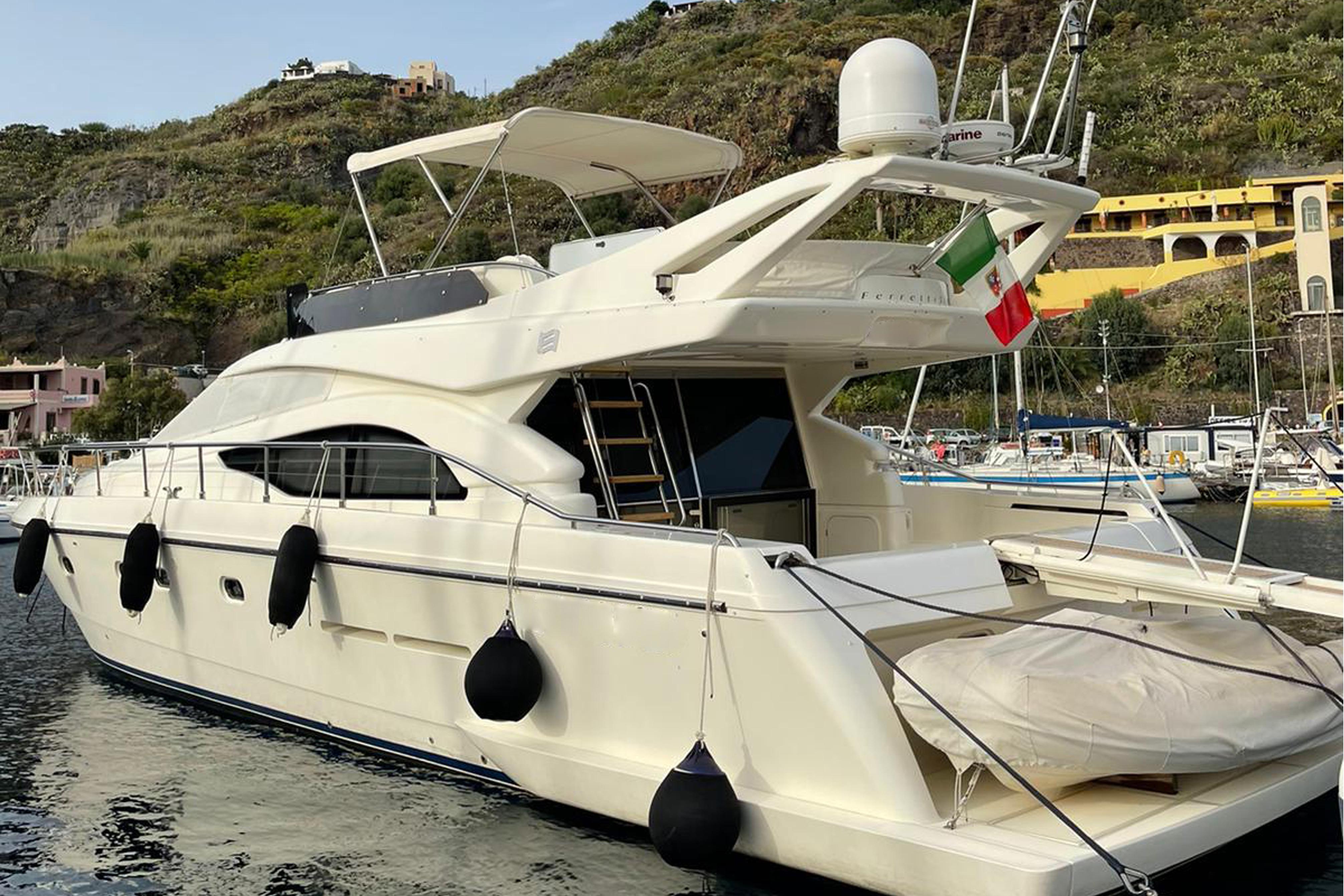2006 Ferretti Yachts 530