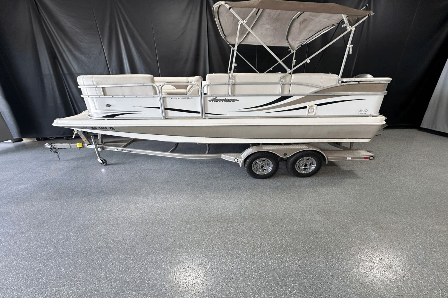 2009 Hurricane 215 FUNDECK RE