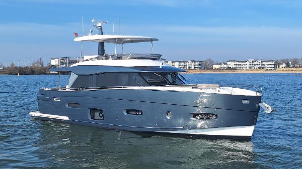 2020 Azimut Magellano 66