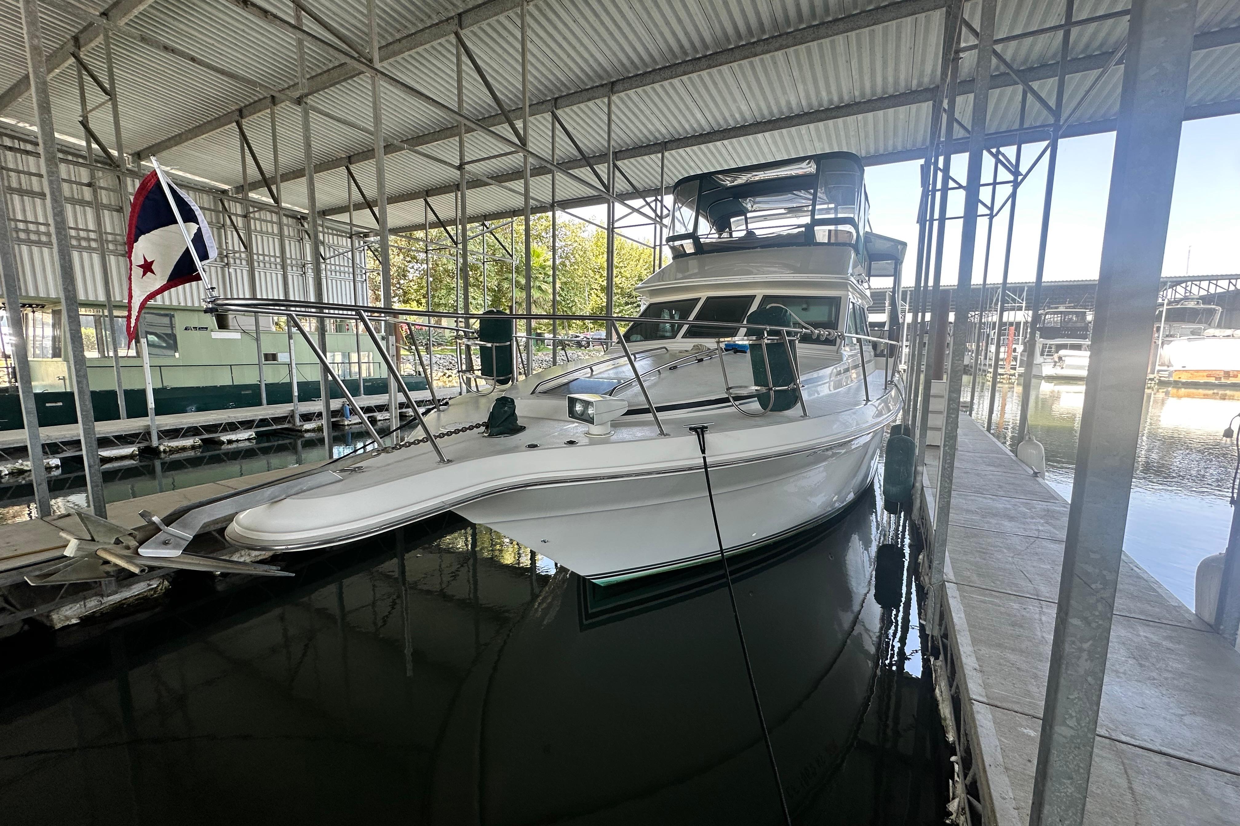 1990 Sea Ray 380 Aft Cabin