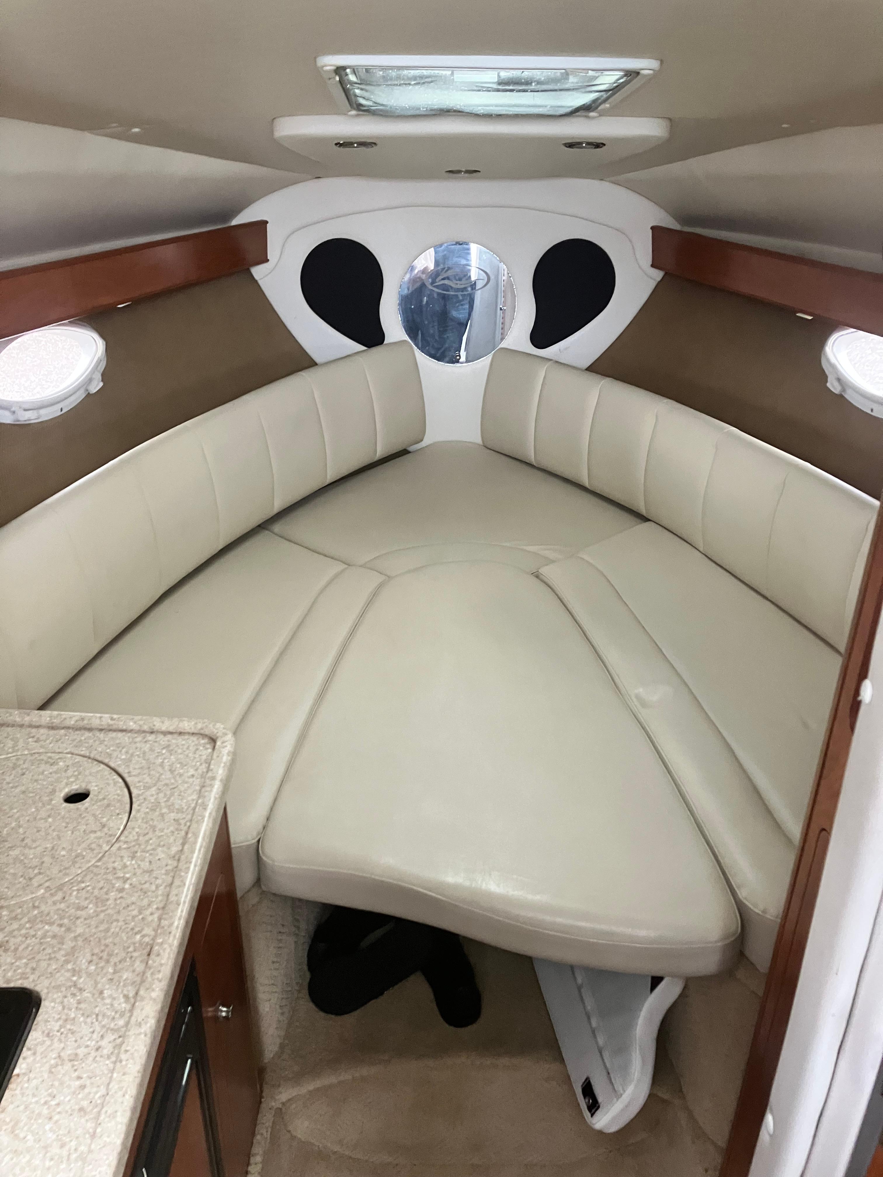 2008 Rinker 260 Express Cruiser