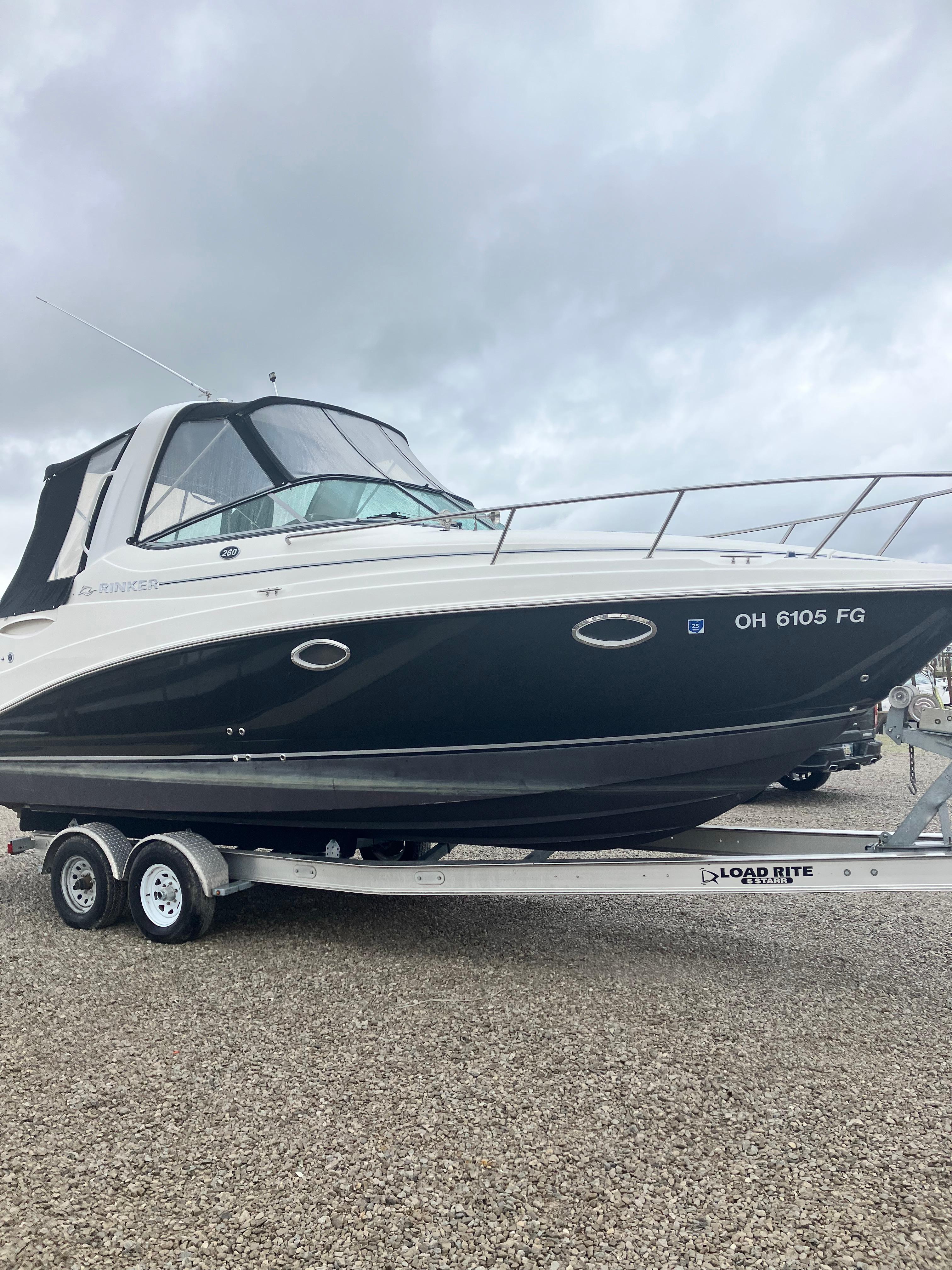 2008 Rinker 260 Express Cruiser