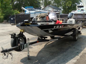 2018 Tracker Pro 160