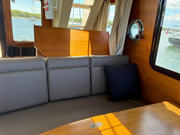 2020 Ranger Tugs R-31 CB