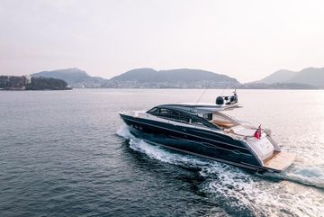 2012 Princess V72