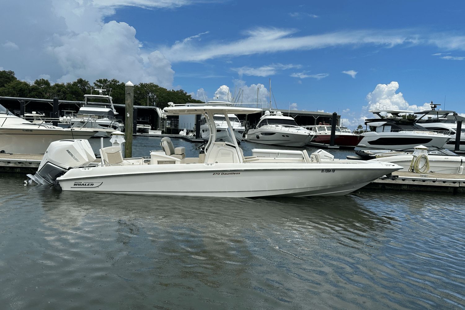 Boston Whaler 270 Dauntless