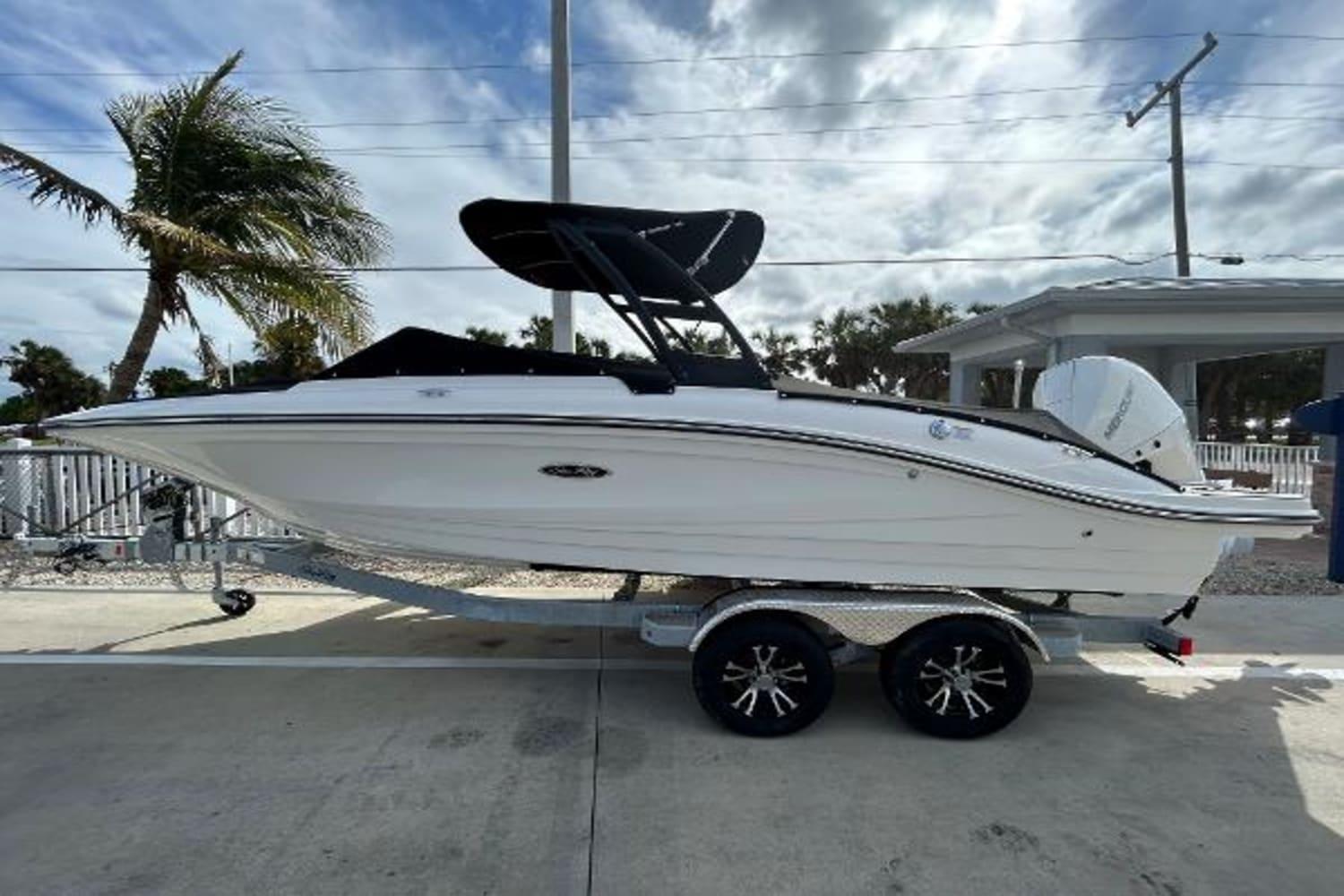 2023 Sea Ray SPX 210 Outboard, Stuart Florida - boats.com