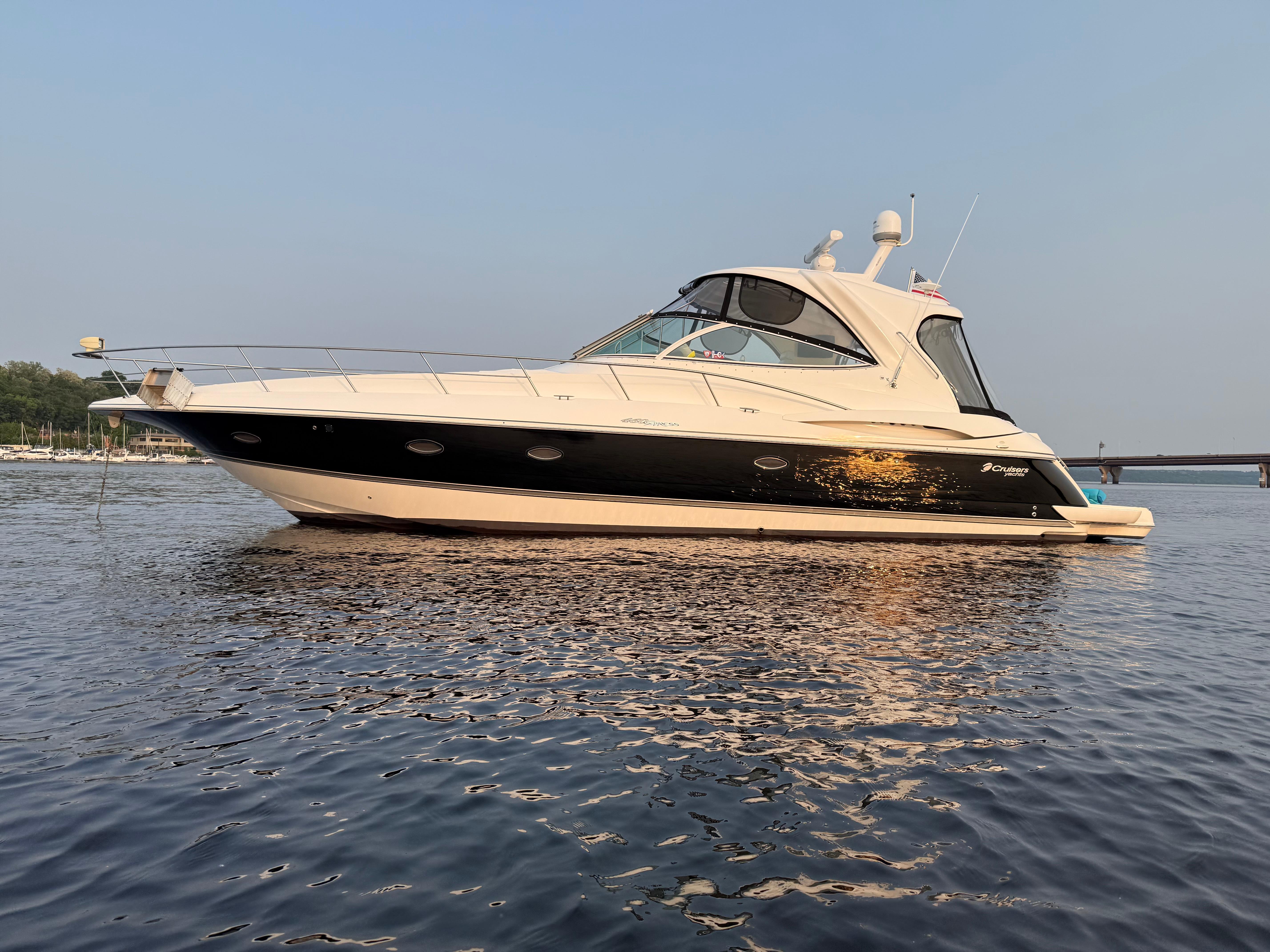 2006 Cruisers Yachts 460 Express