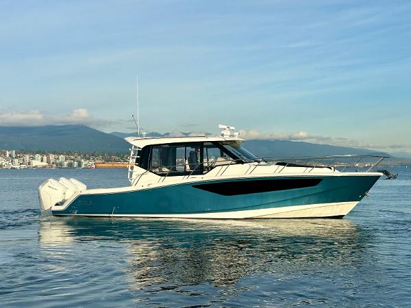 Boston Whaler 405 Conquest