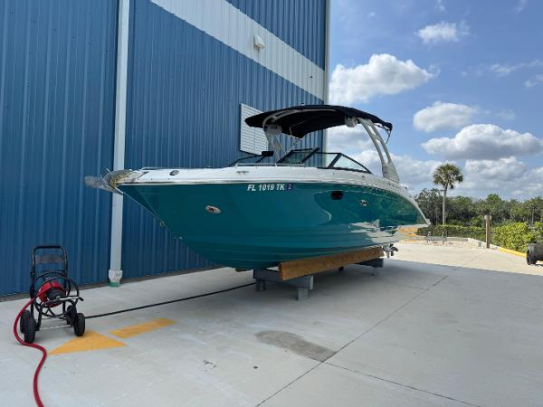 2023 Sea Ray SDX 270 Outboard