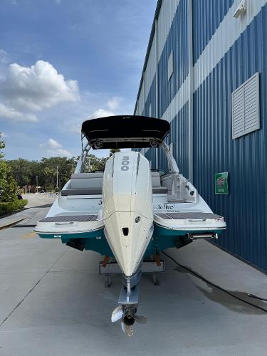 2023 Sea Ray SDX 270 Outboard