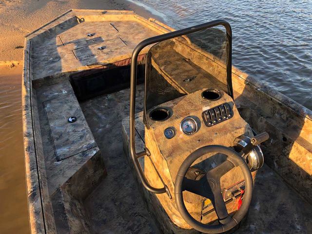 Excel 1860 Shallow Water F4 CC