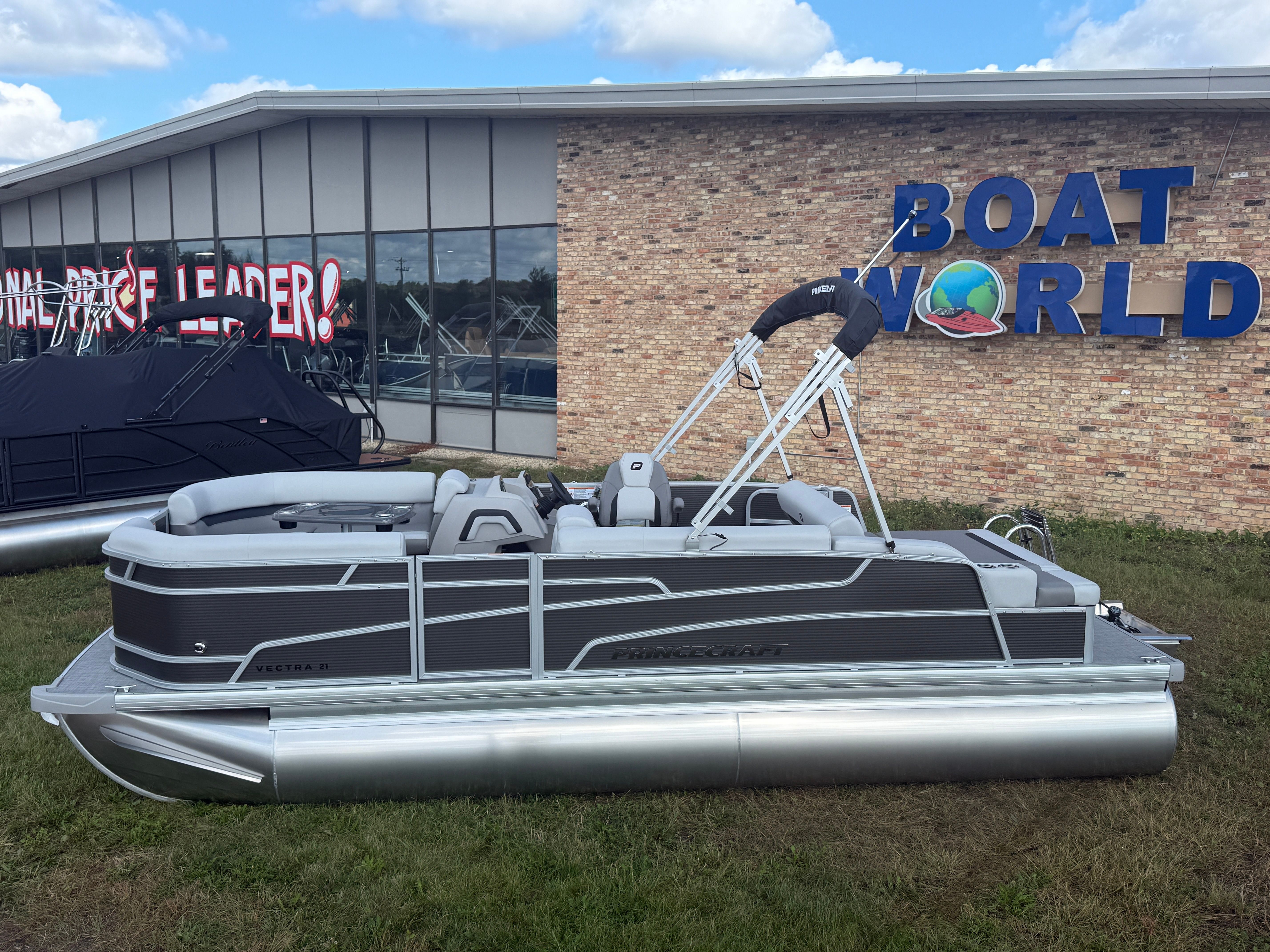 2026 Princecraft Vectra 21 RL Swingback Lounge Pontoon & Mercury 4-Stroke EFI