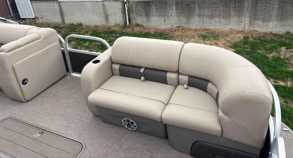 2023 Sun Tracker SportFish 22 XP3
