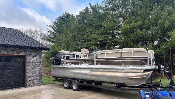 2023 Sun Tracker SportFish 22 XP3