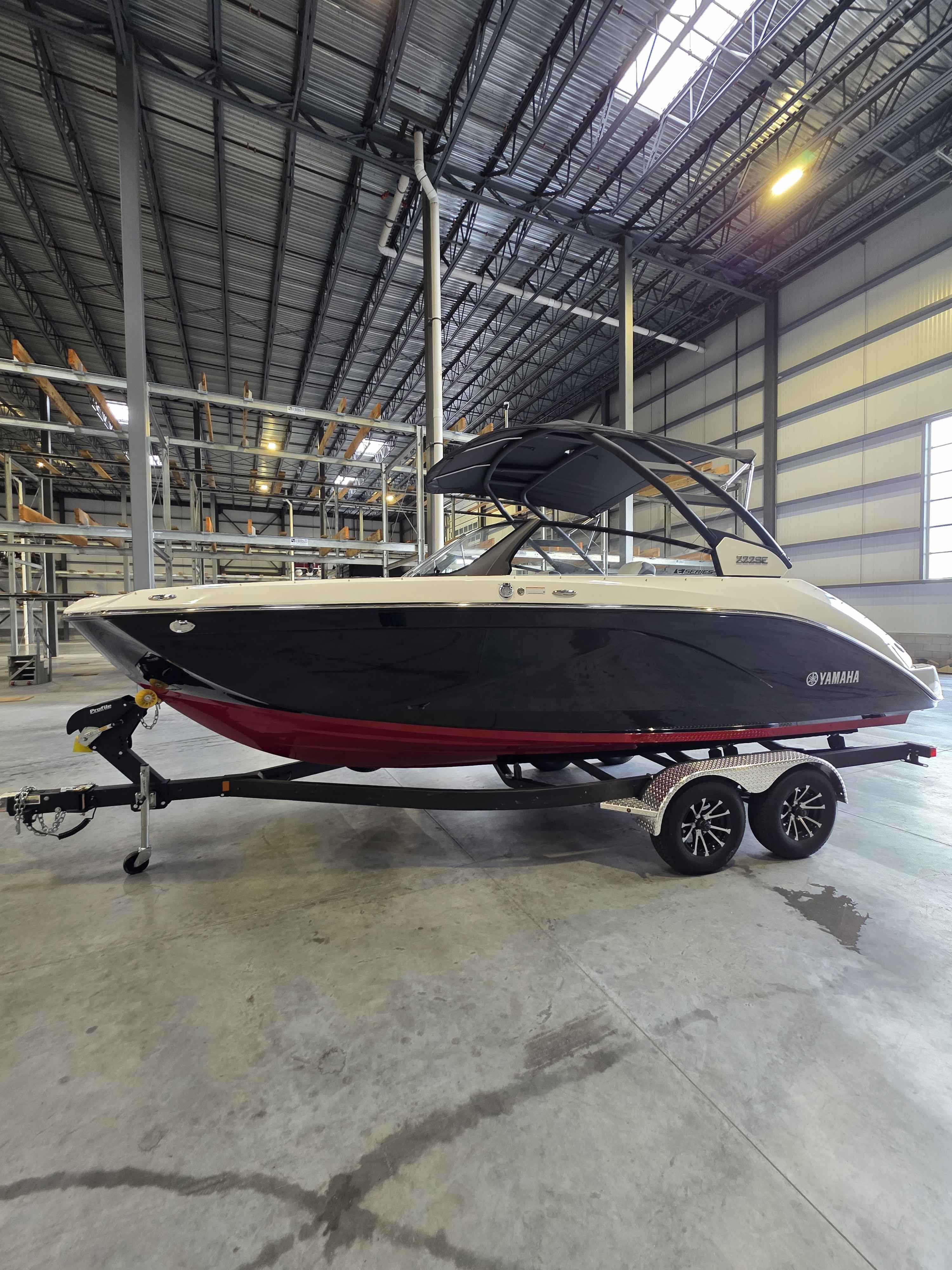 2025 Yamaha Boats 222SE