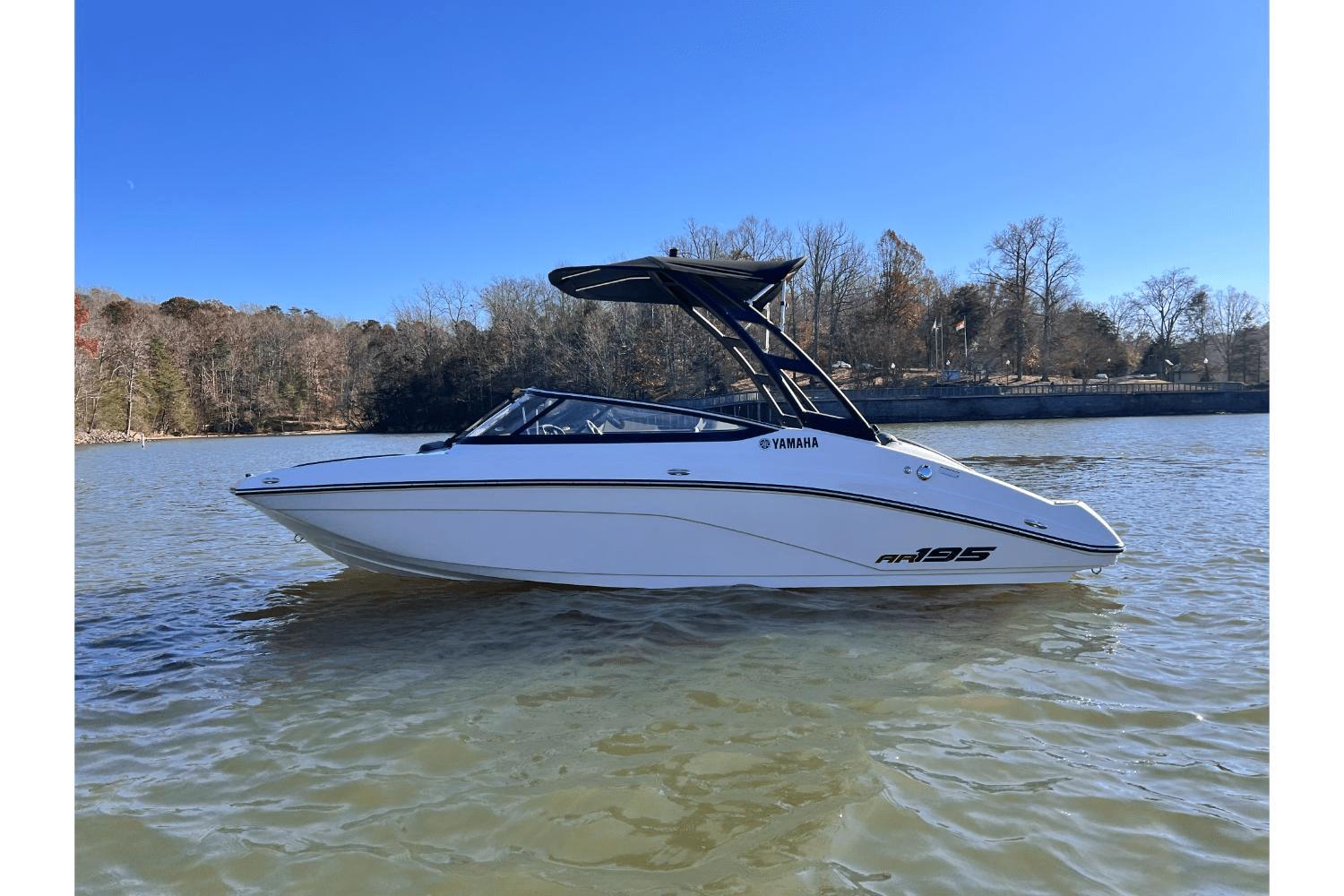 2025 Yamaha Boats AR195