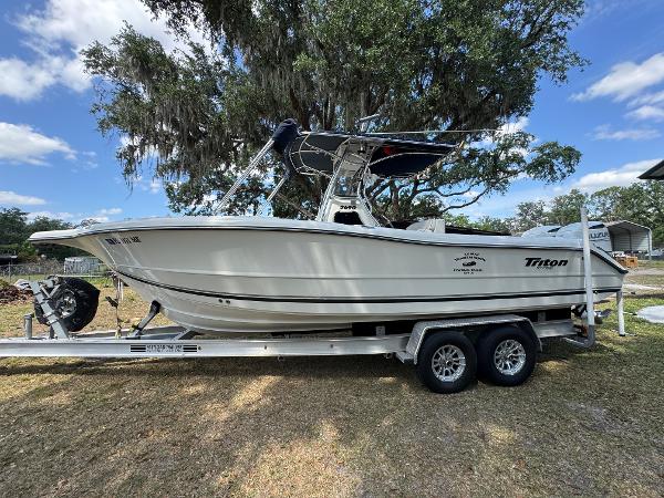 2003 Triton 2690 CC