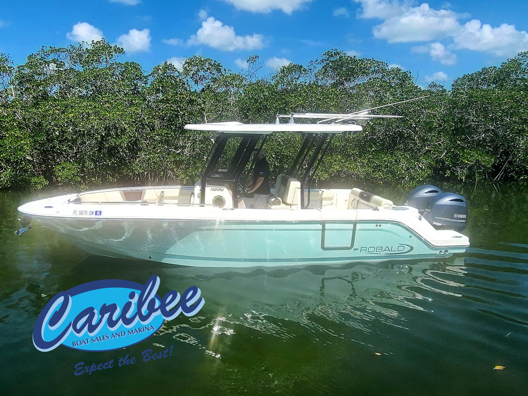 2021 Robalo 272 CC
