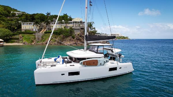 2023 Lagoon 42