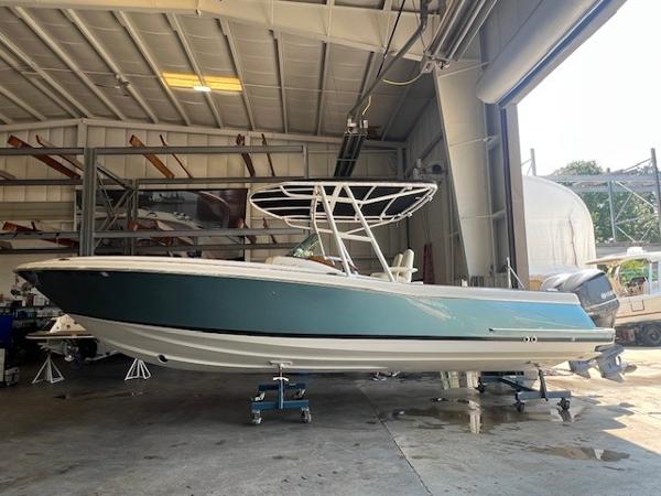 Chris-Craft Catalina 29 2014 Chris-Craft Catalina 29 boat in a storage facility.