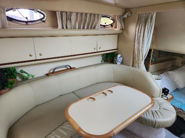 1998 Sea Ray 330 Sundancer