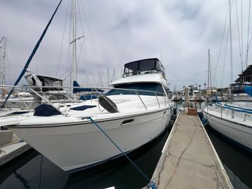 1999 Bayliner 3988 Command Bridge Motoryacht