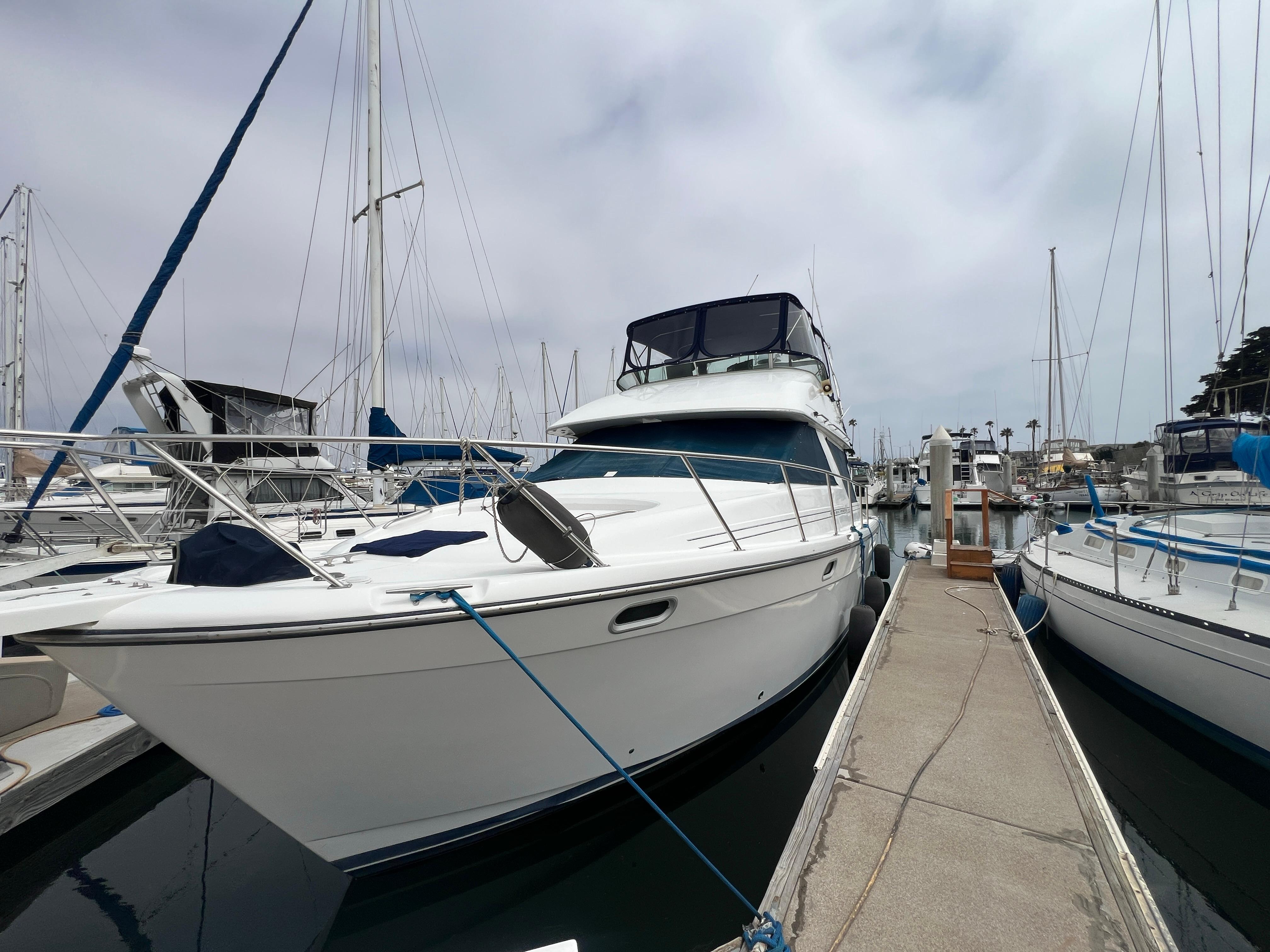 1999 Bayliner 3988 Command Bridge Motoryacht
