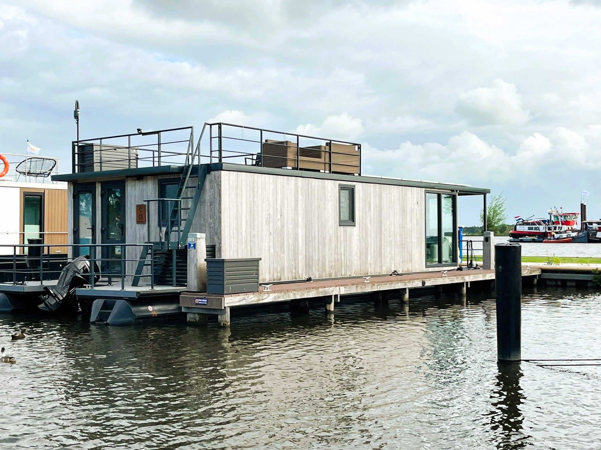 2022 Castalia Met Koopligplaats 1460 X 500 Special Houseboat