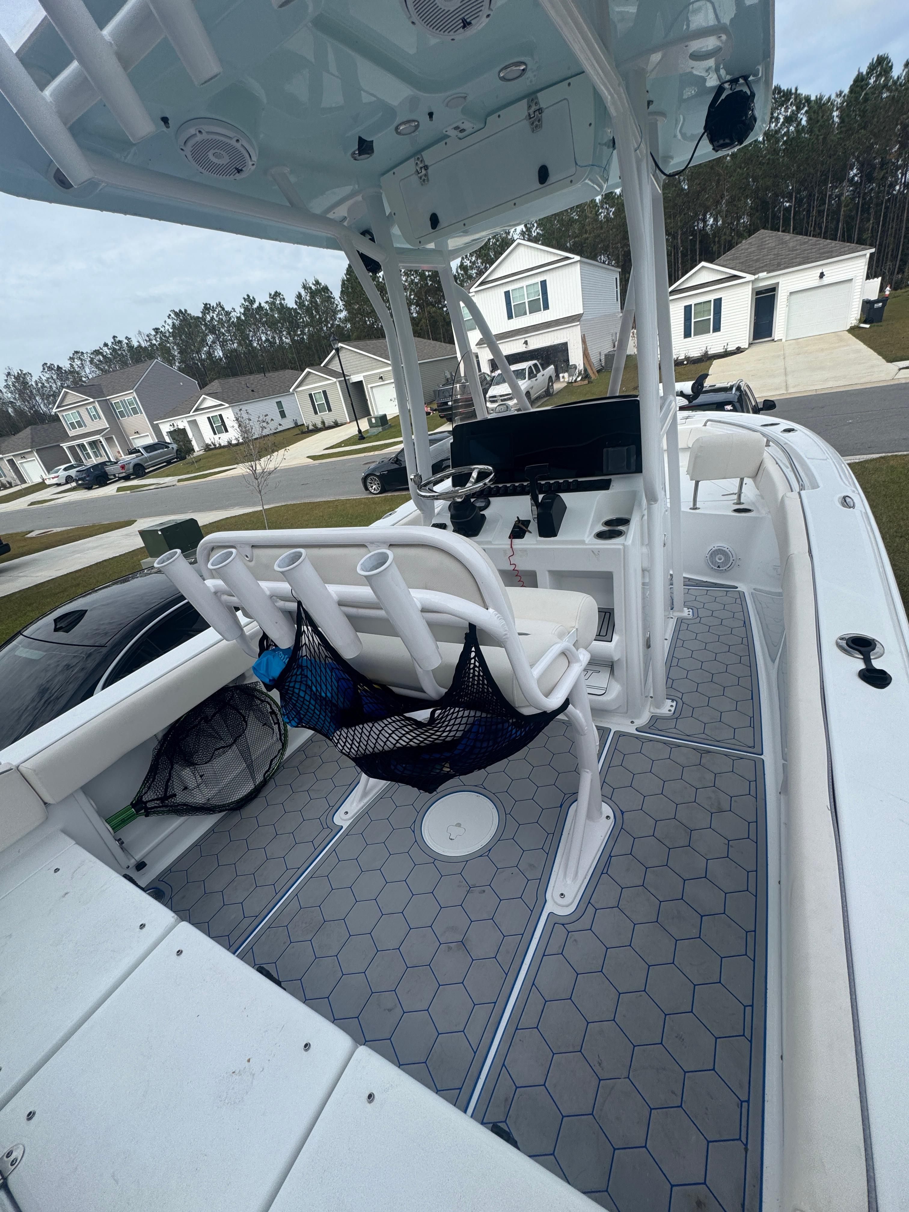 2024 Sea Hunt Ultra 219