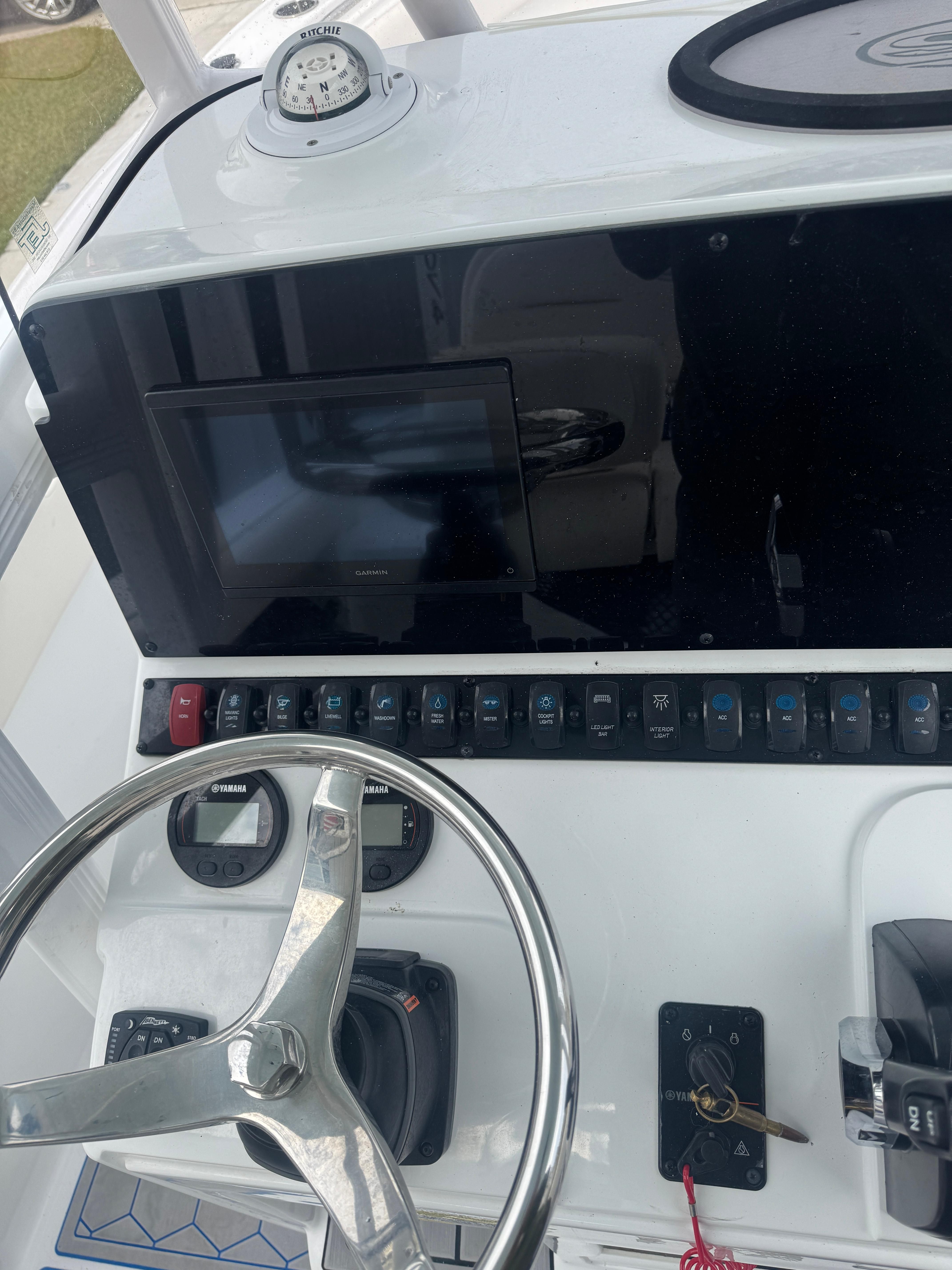 2024 Sea Hunt Ultra 219
