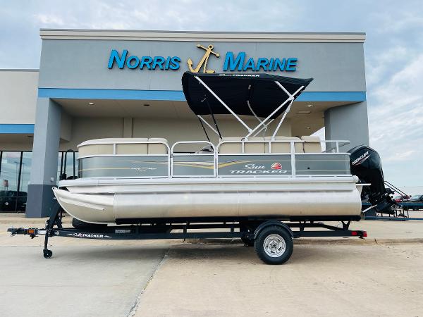 Sun Tracker Party Barge 18 DLX 2025 Sun Tracker Party Barge 18 DLX pontoon boat at Norris Marine dealership.