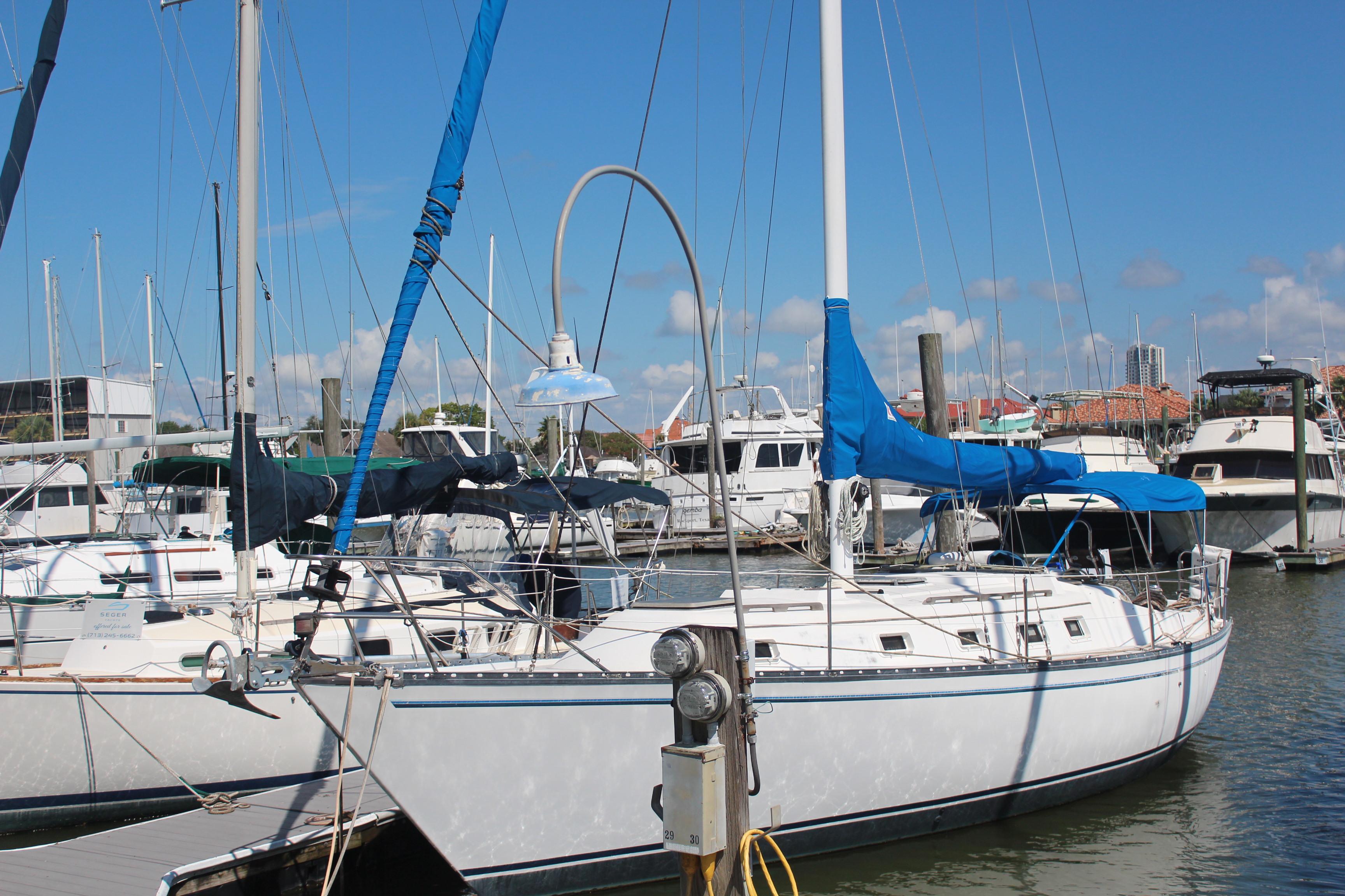 1982 Hunter 37