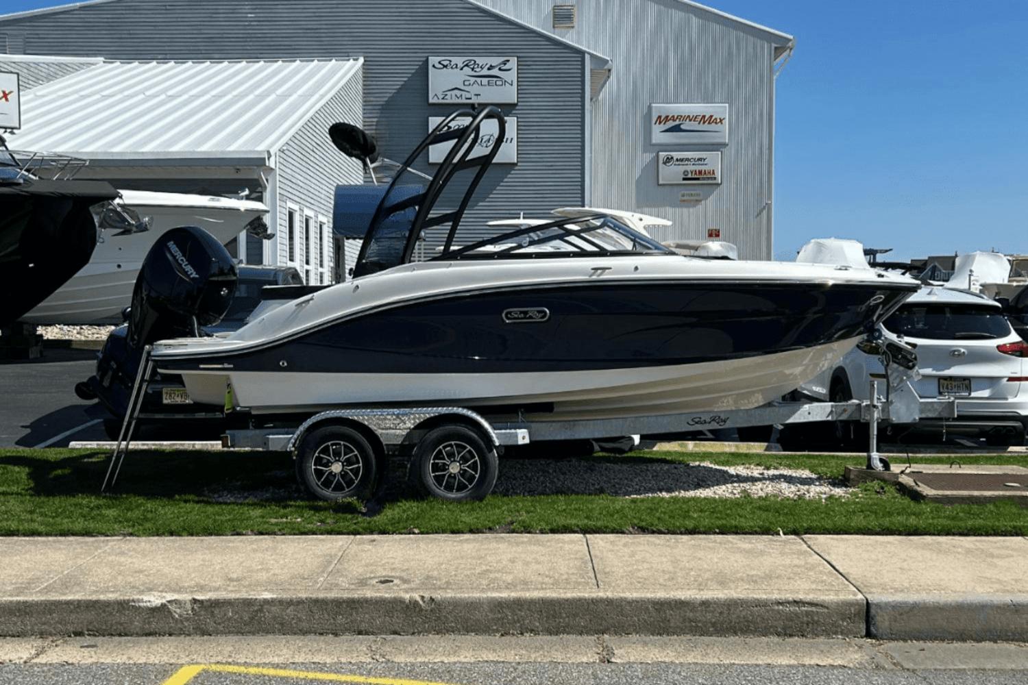 2025 Sea Ray SPX 190 Outboard