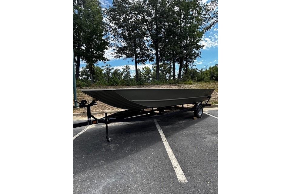 2025 Tracker Grizzly 2072 Utility