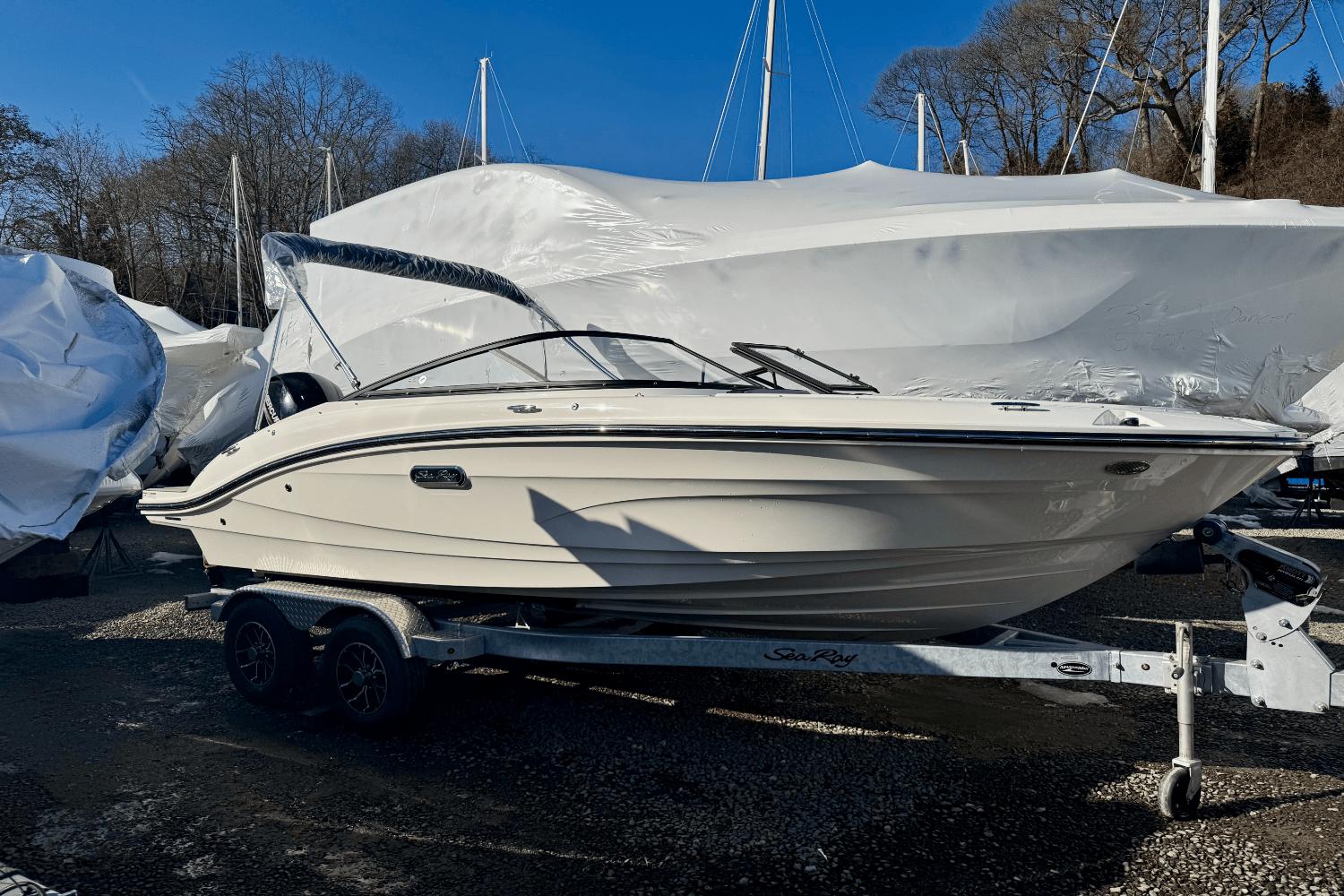 2025 Sea Ray SPX 190 Outboard
