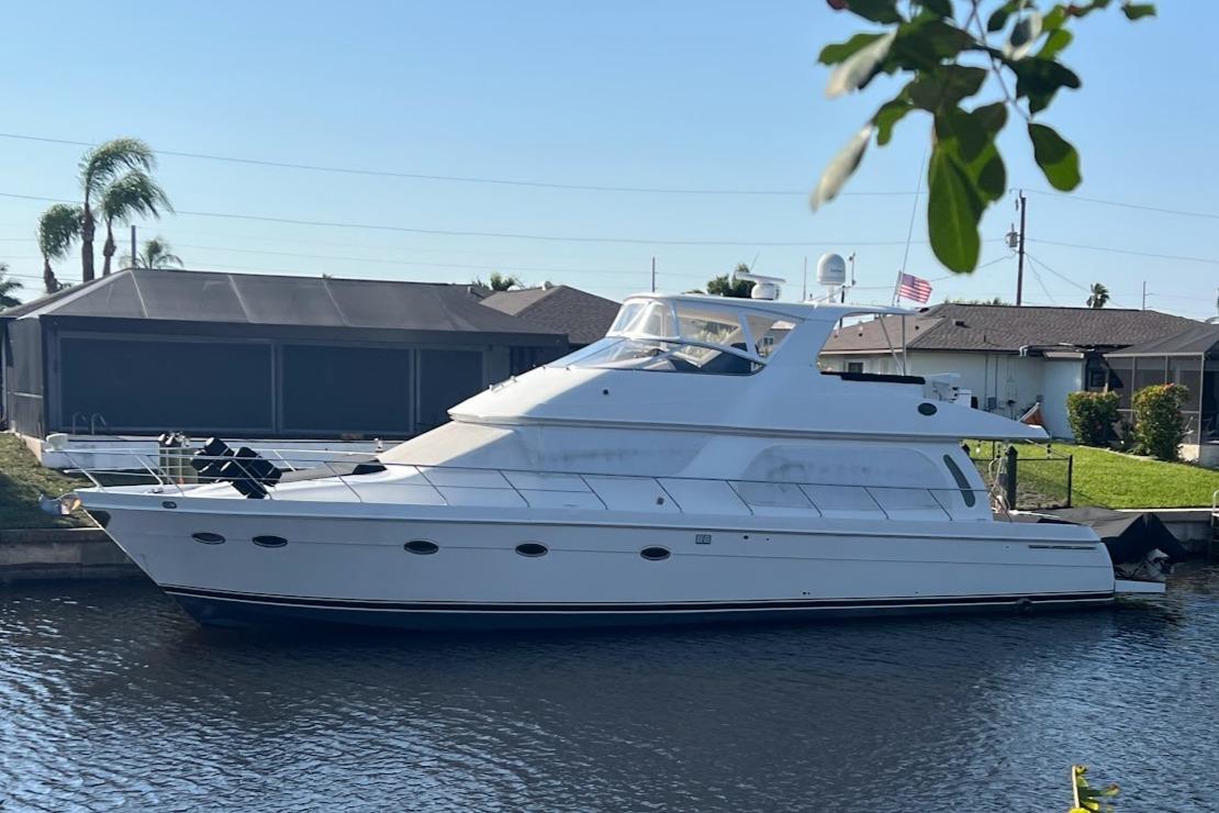 2006 Carver 56 Voyager