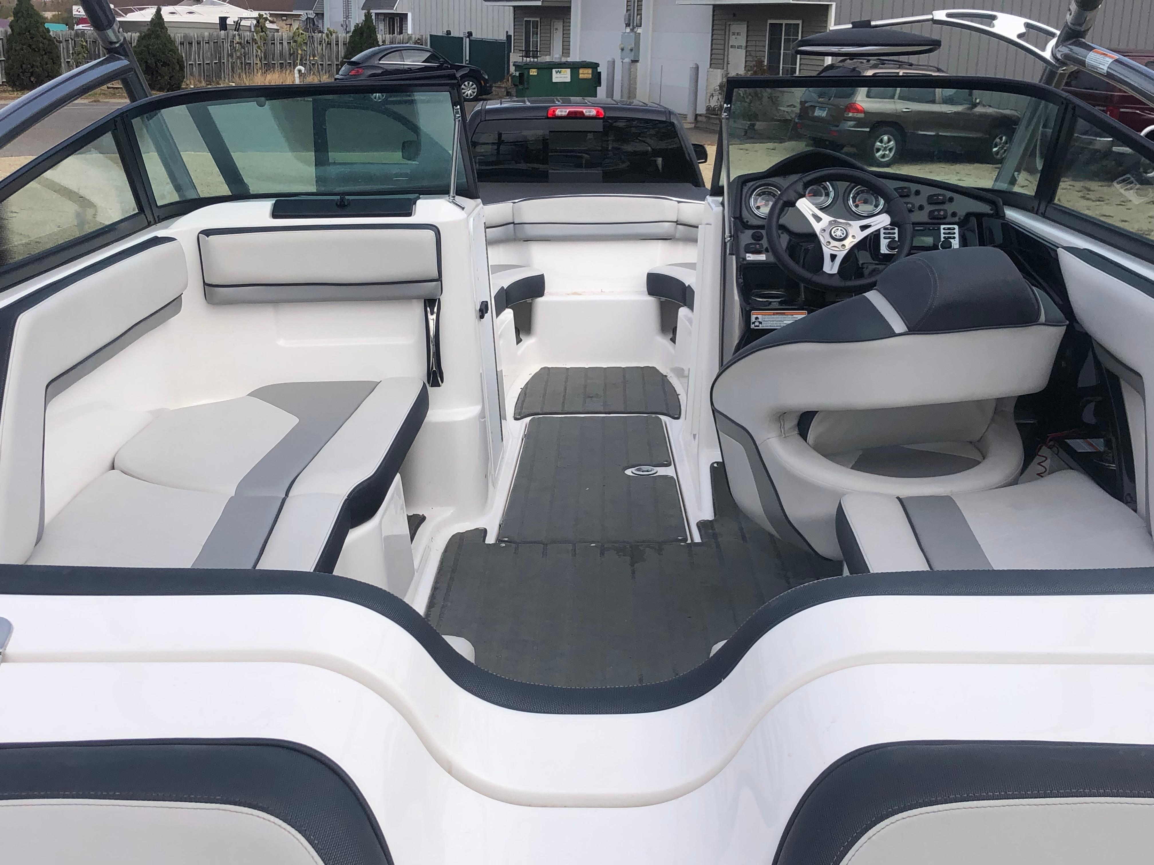 2016 Yamaha Boats 212X