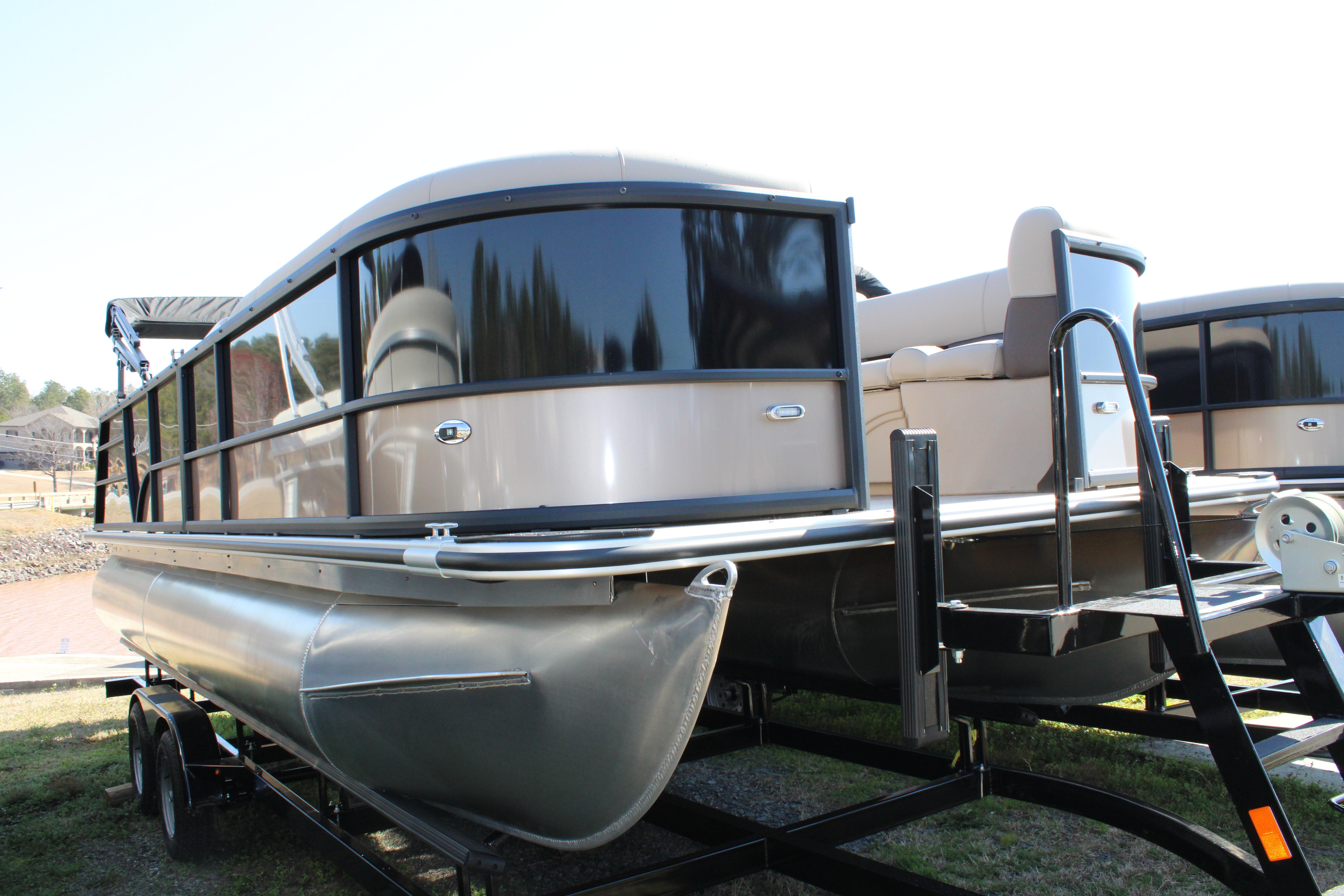 2024 Bentley Pontoons Legacy 220 Swingback, Macon