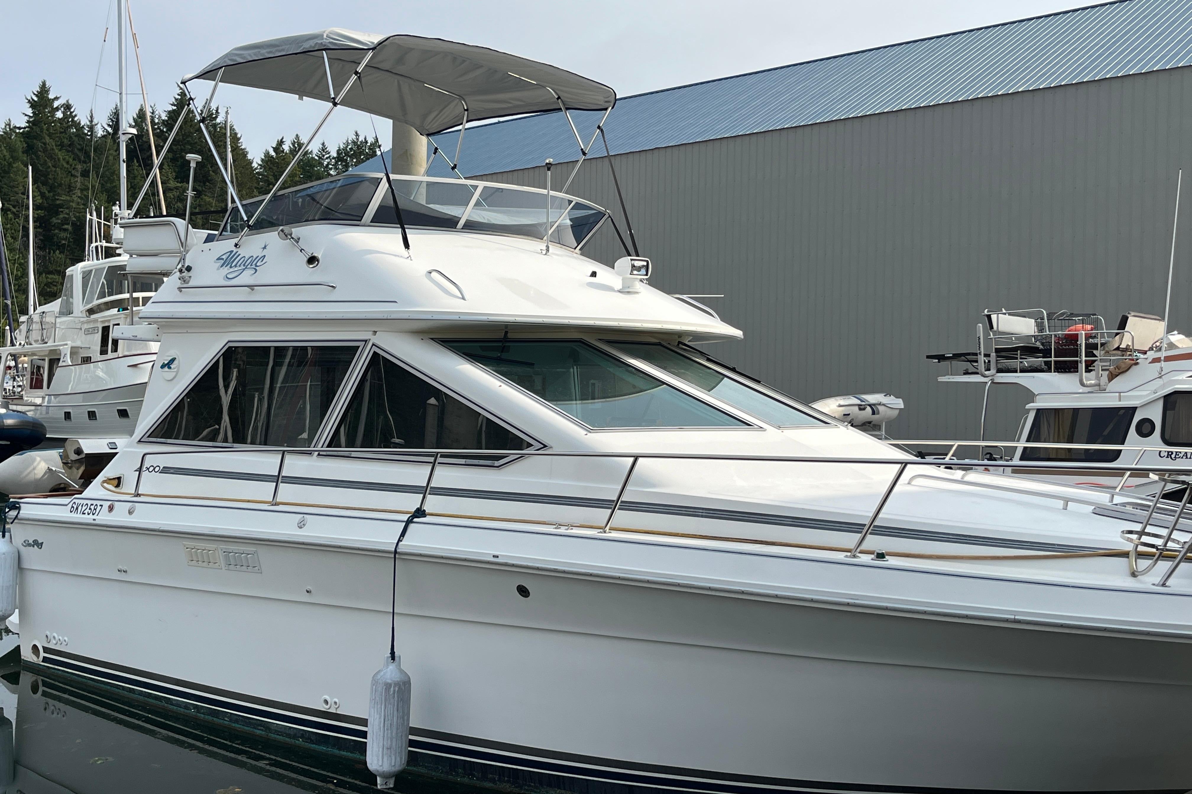 1989 Sea Ray 300 Sedan Bridge