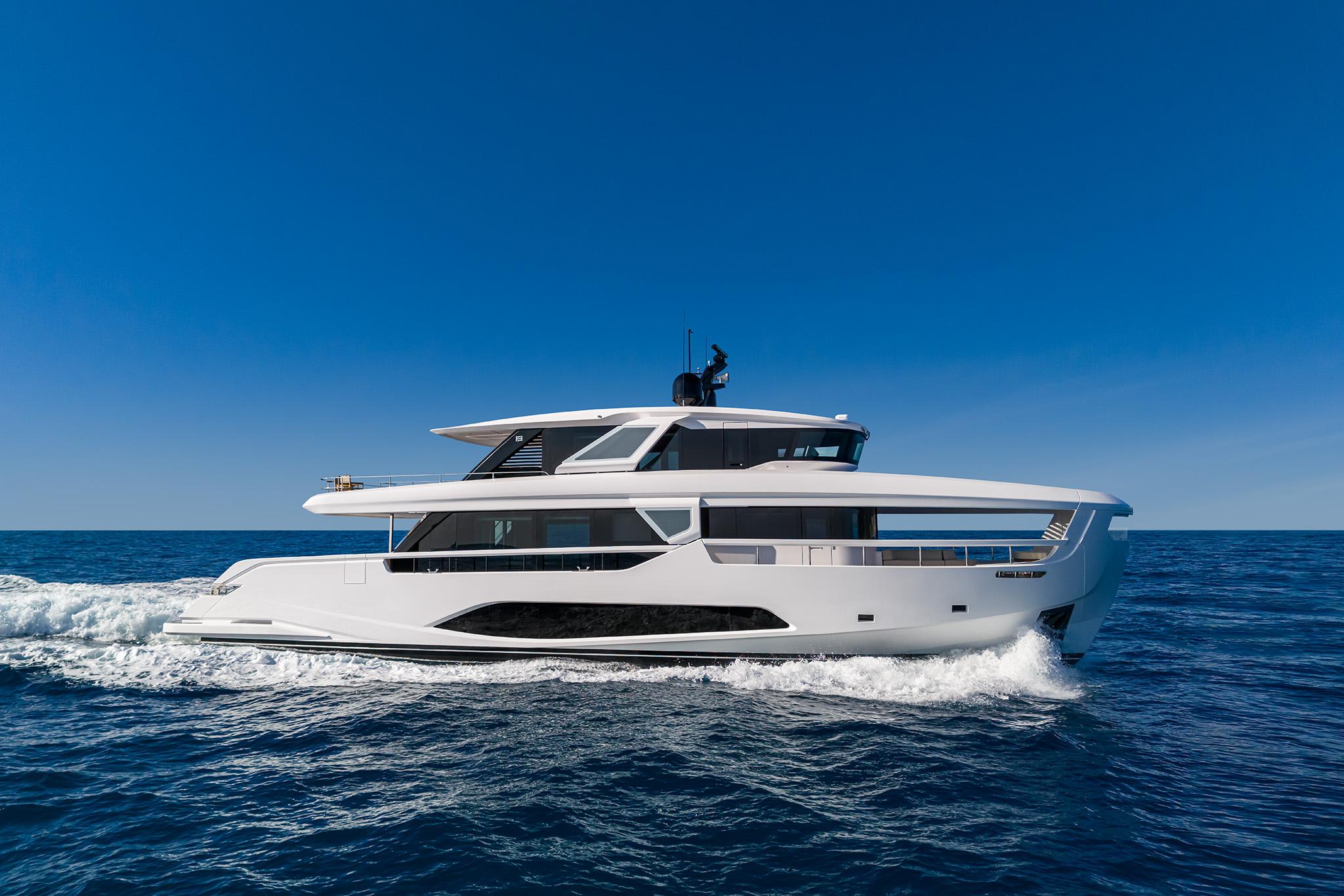2025 Ferretti Yachts INFYNITO 90