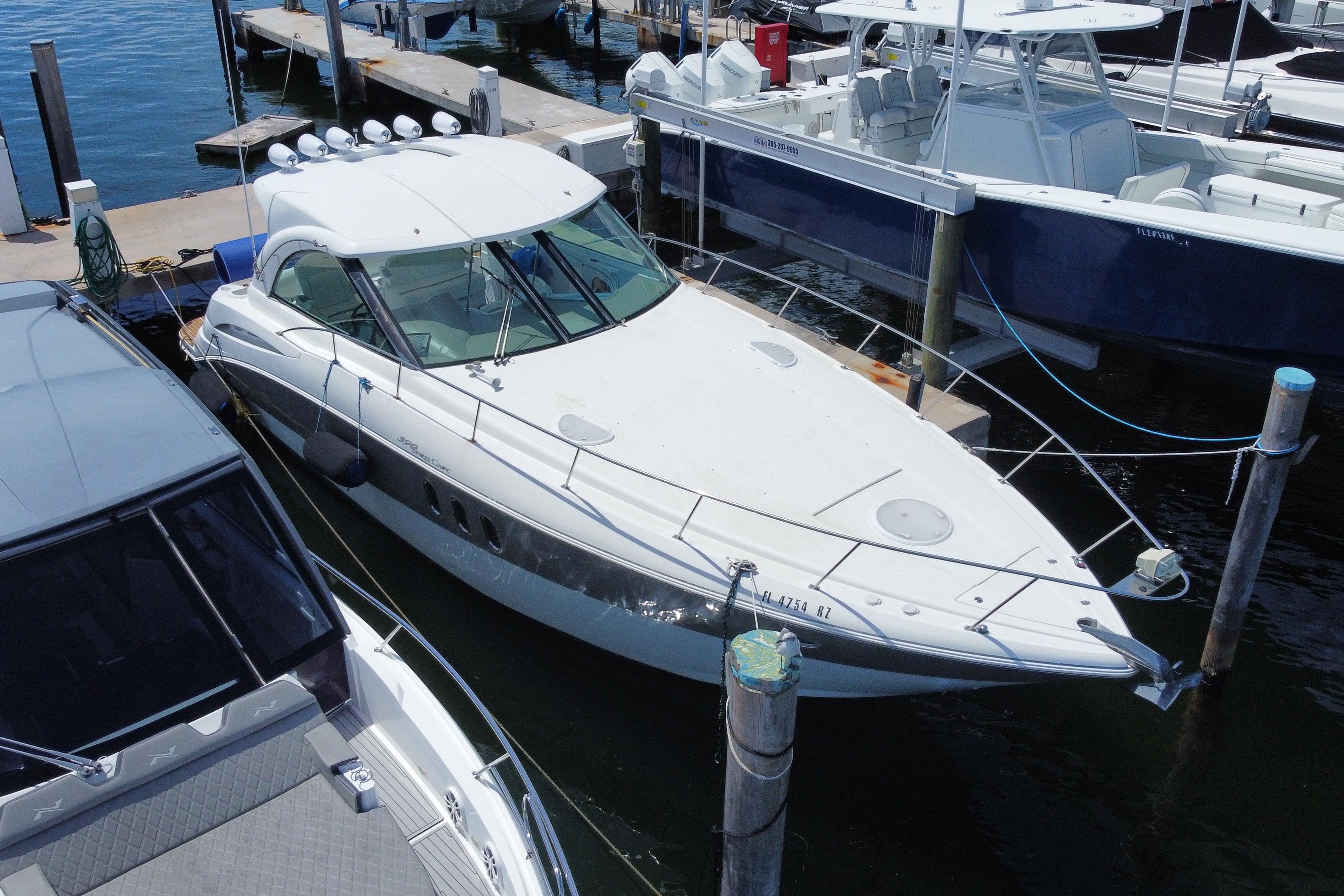2009 Cruisers Yachts 390 Sports Coupe.