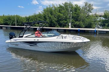 2021 Monterey M-225